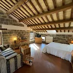 Large Group Retreat With Pool Casa de Férias Amandola