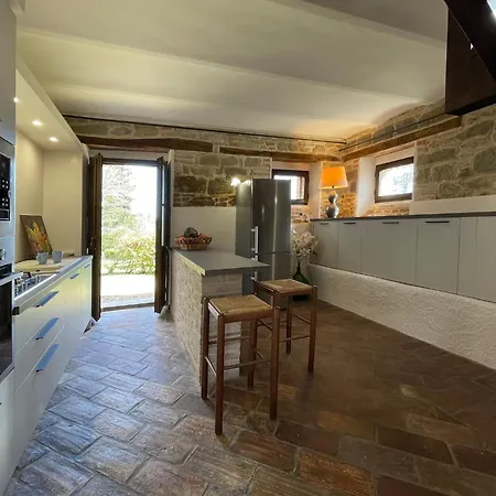 Large Group Retreat With Pool Dom wakacyjny Amandola