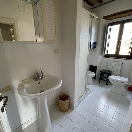 Large Group Retreat With Pool Amandola