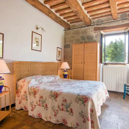 Dom wakacyjny Large Group Retreat With Pool