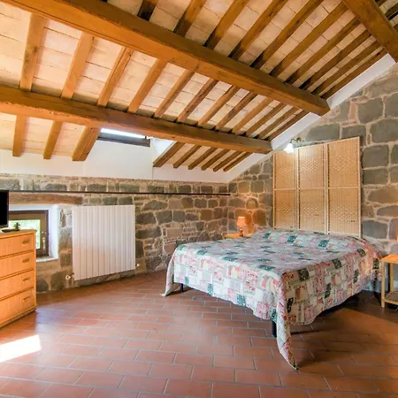 Large Group Retreat With Pool * Amandola