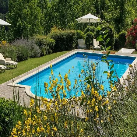 Large Group Retreat With Pool Amandola